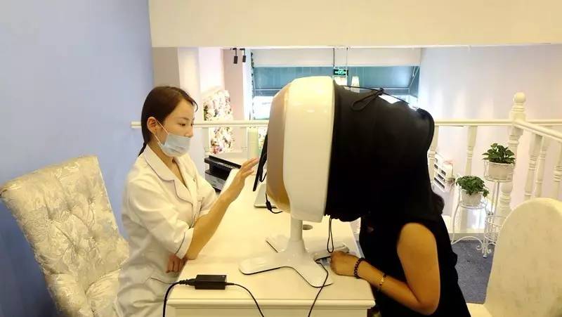 高圆圆用的美容仪,高圆圆王丽坤