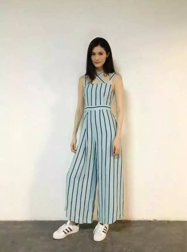 结婚人专门穿的连衣裙最新款,高端时髦连衣裙20来岁参加婚礼穿