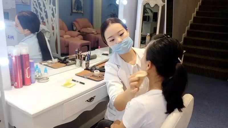 高圆圆用的美容仪,高圆圆王丽坤