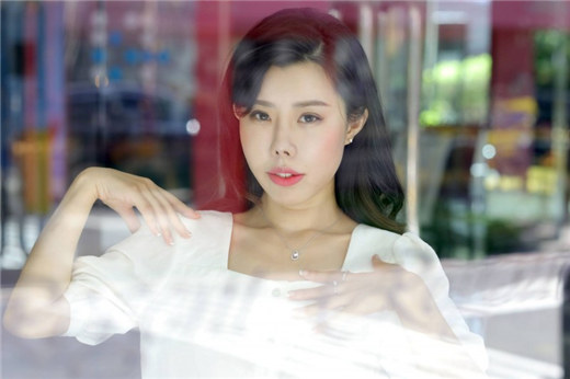 台湾网红仆街狗吃屎硅胶往内插1年后惊变朝天鼻