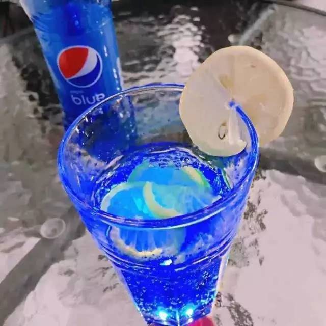 网“蓝”｜不用打飞的去巴厘岛，来上海就能喝到爆款蓝色可乐！（献给爱喝可乐的everybody