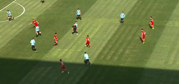 守门员杨君扑救,天津权健杨君