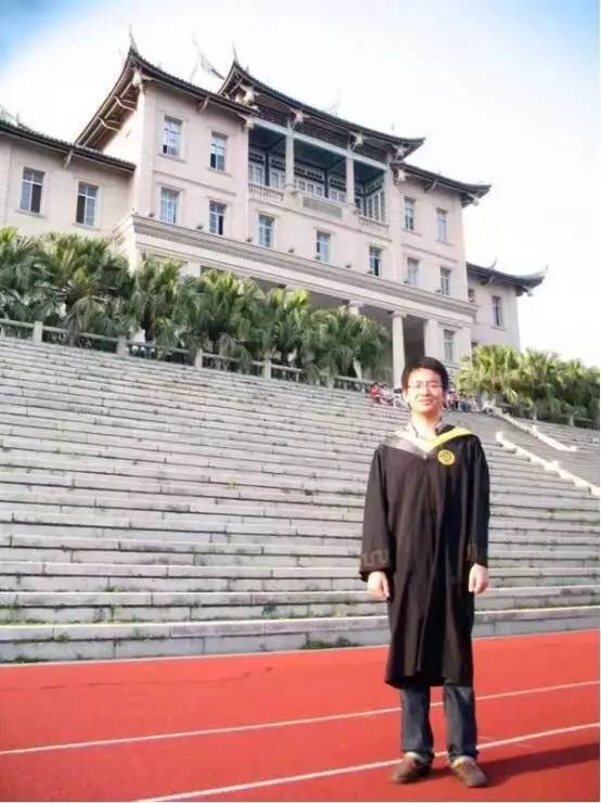 中国最年轻的正教授多少岁,30岁以下的正教授