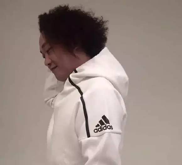 阿迪达斯线下商店营销策略,阿迪达斯网络推广