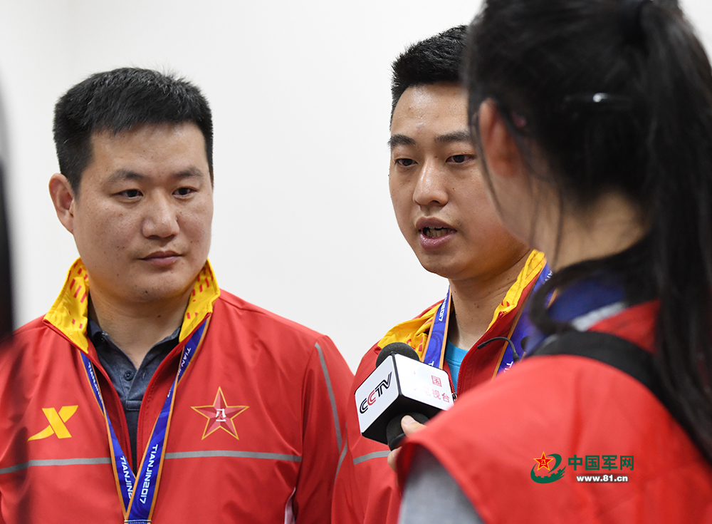 我军代表队著名老枪:年轻选手定能很快接过我们手中的枪