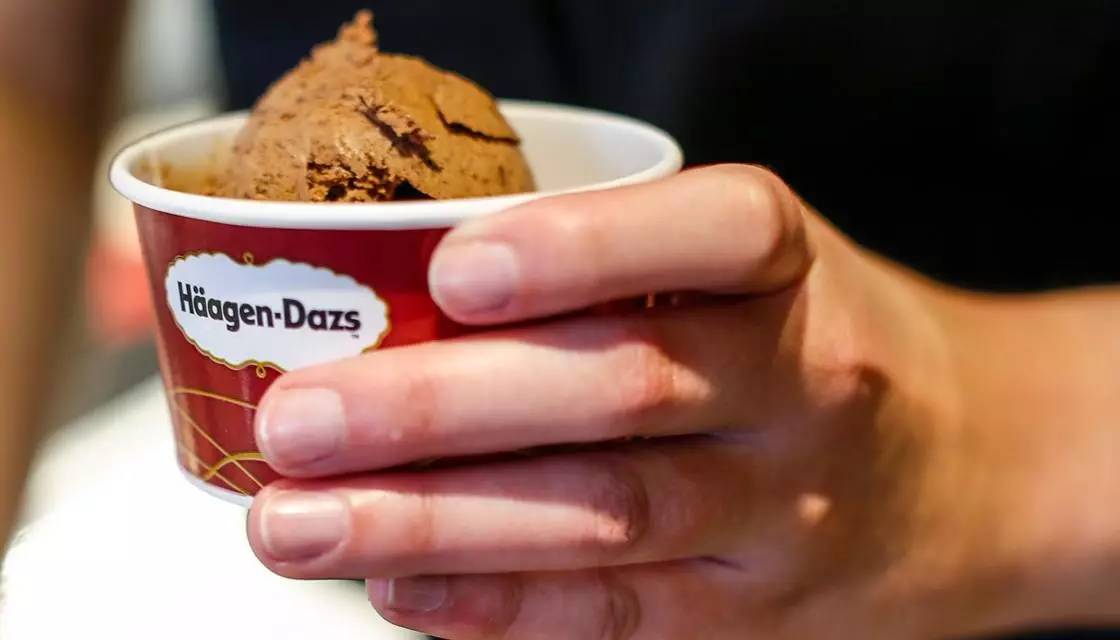 悉尼妈妈给孩子喂狗粮；国家*党**承诺延长带薪产假；中国人纽村扎堆拍婚纱照；哈根达斯正式进入NZ；澳洲留学生代购收入惊动媒体