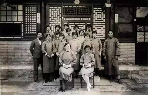 这是一座影响中国人100年的医院，却和一位美国富二代有着一段不得不说的情缘