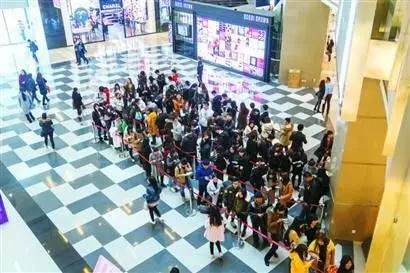 排队打卡的网红店,曾经排队八个小时的网红店