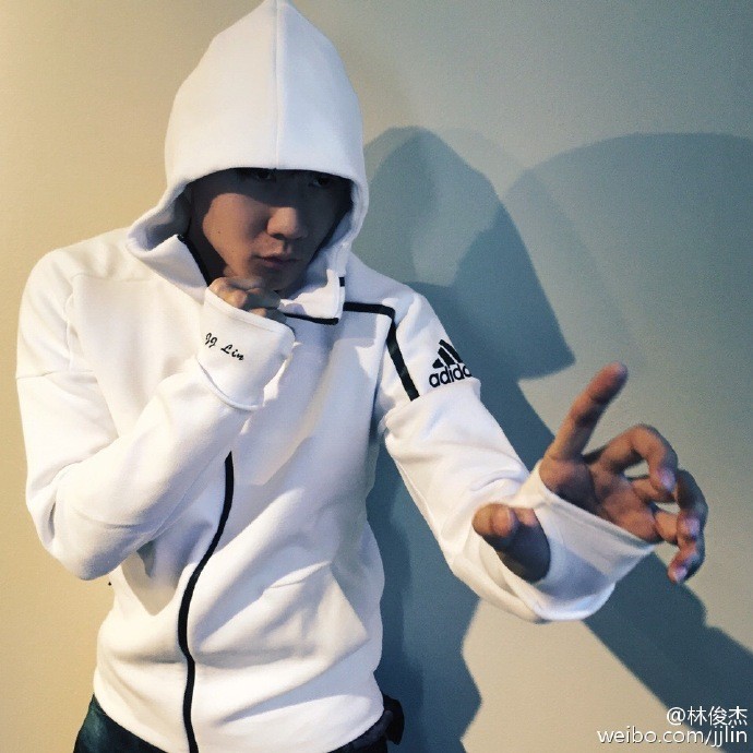 阿迪达斯线下商店营销策略,阿迪达斯网络推广