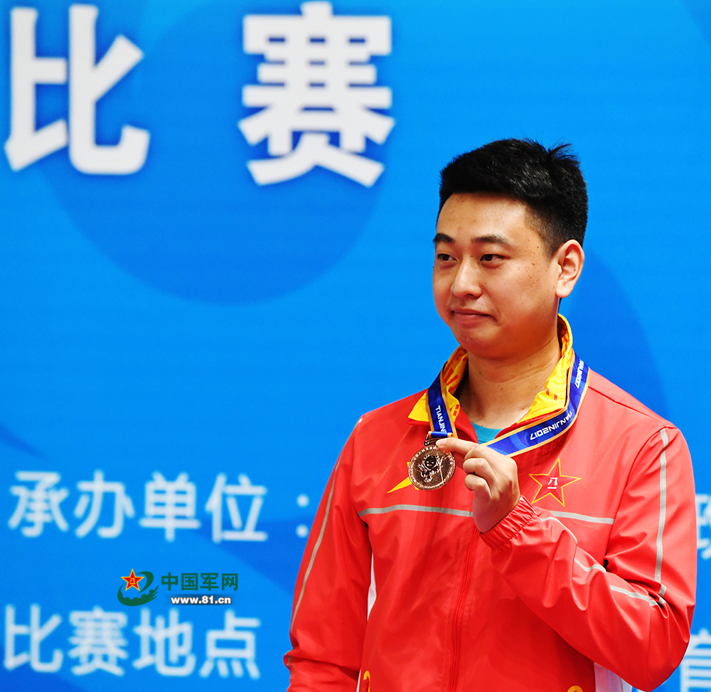 我军代表队著名老枪:年轻选手定能很快接过我们手中的枪