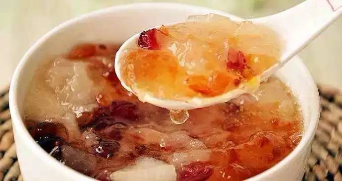 桃胶软软糯糯的很治愈,桃胶即食推荐