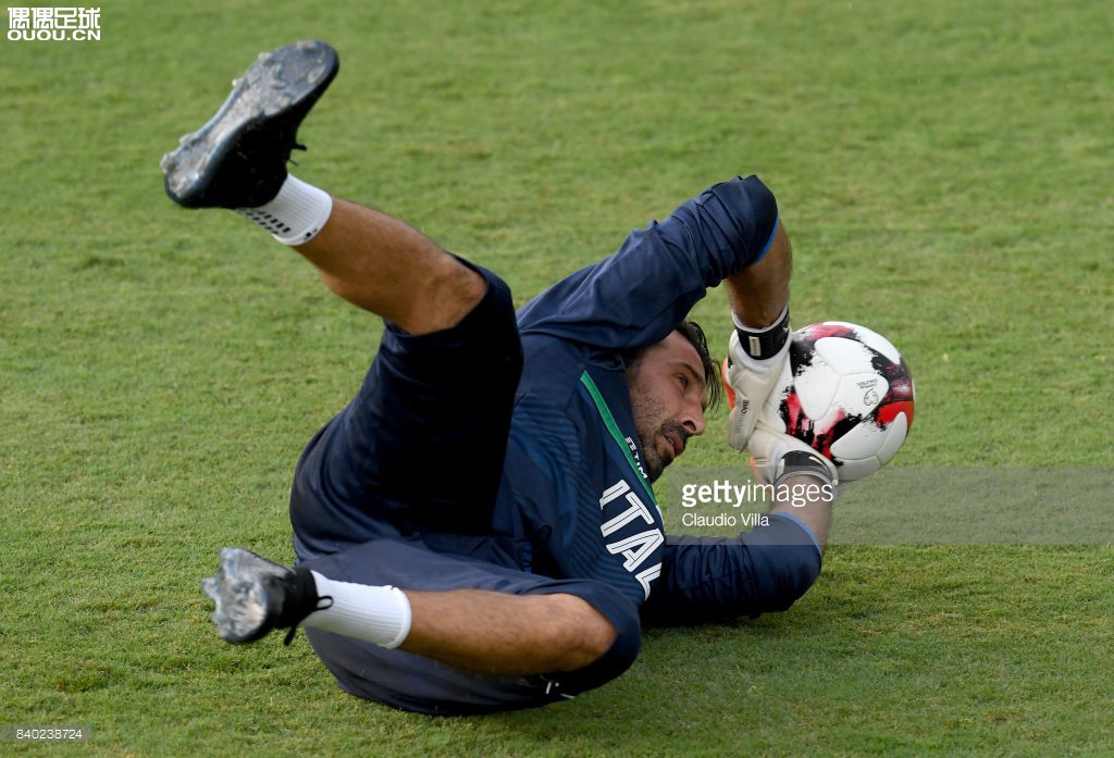 布冯穿的鞋,布冯2017球鞋