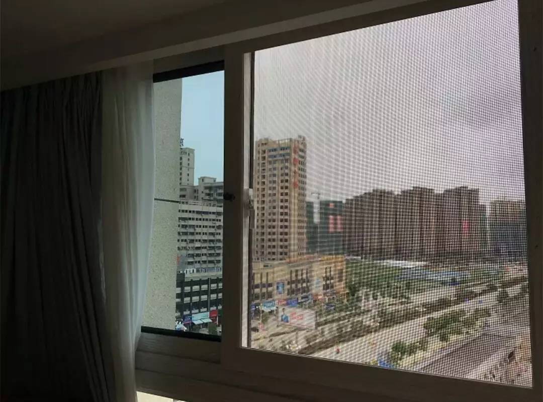 安了防护窗怎么装空调呢,别以为装了防护窗就一定安全