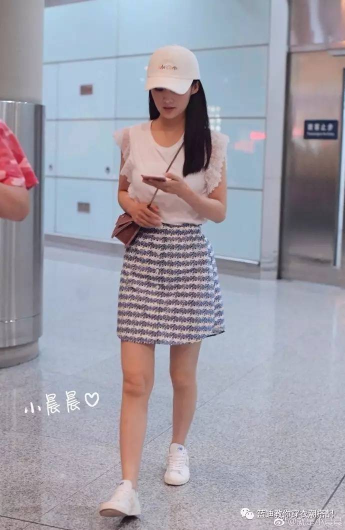 张碧晨礼服怎么搭配,明星活动李沁