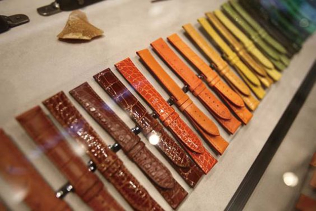 有了特殊定制服务之后再也不用担心跟别人“撞表”了|藏表箱