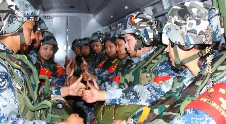 一人参军全家光荣回忆军旅生涯,一家八人当兵军魂代代相传