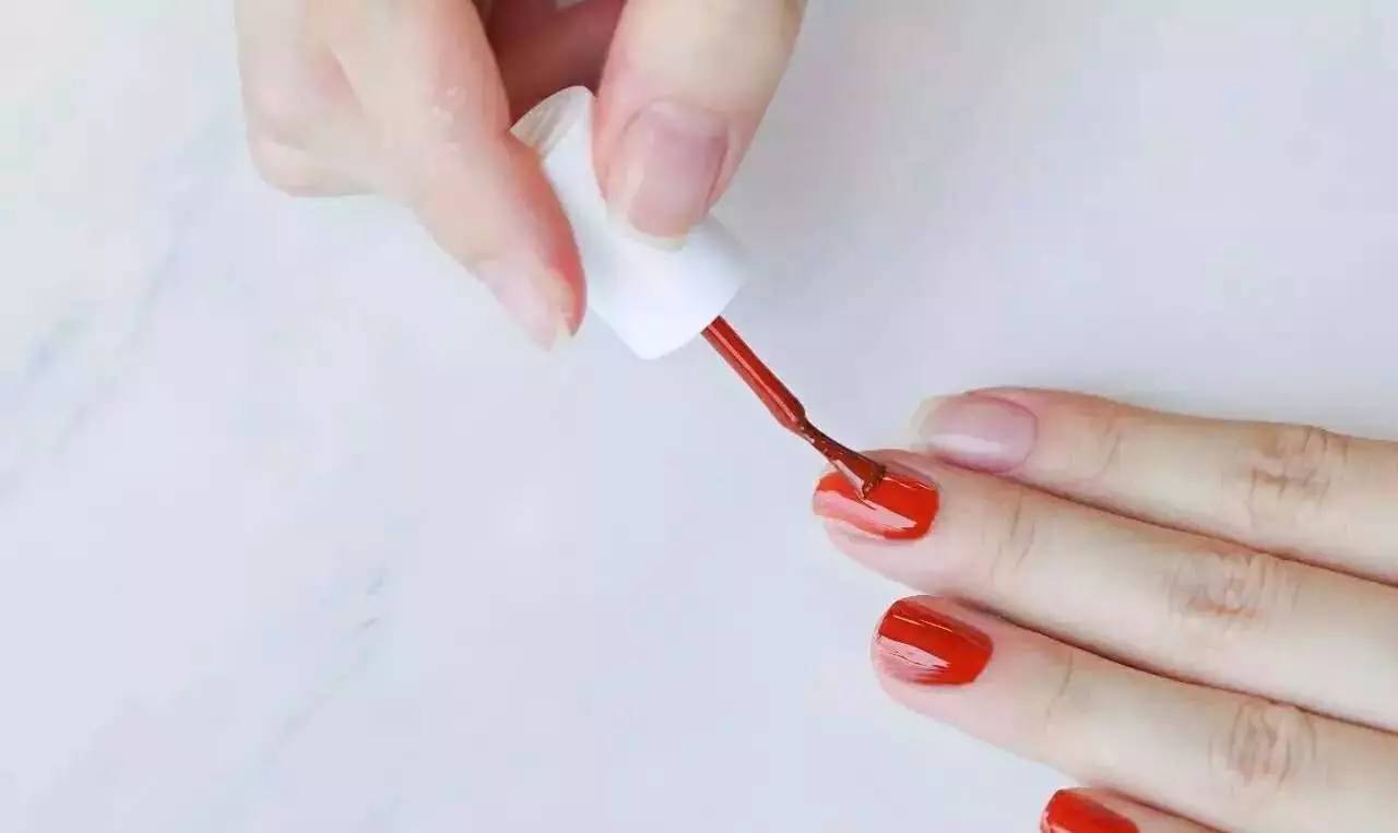 50女性适合的指甲油颜色有哪些,指甲油有哪些色号