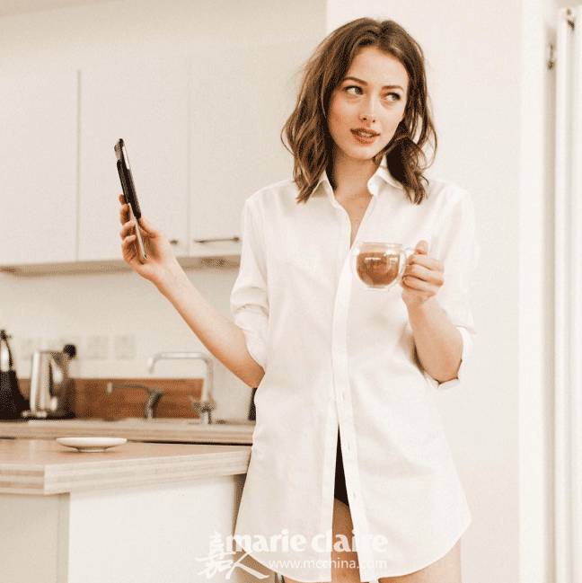 手机壳也可以照镜子补妆,手机壳可补妆