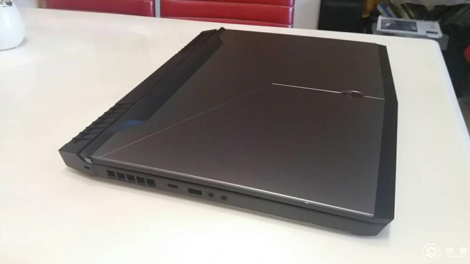 戴尔外星人i718寸顶配红开箱,戴尔外星人笔记本17r4