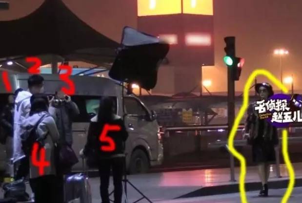 通往机场的路别名叫套路，看当红明星怎样一套套铺砌机场T台