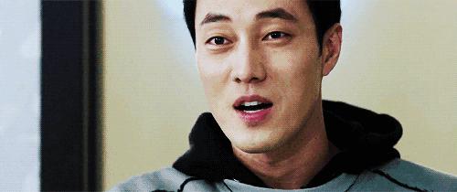 梳妆台要插电吗,梳妆台需要插电吗