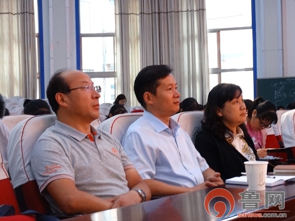 鑫昌路小学举行第三届“聊吧”暨青蓝工程启动仪式