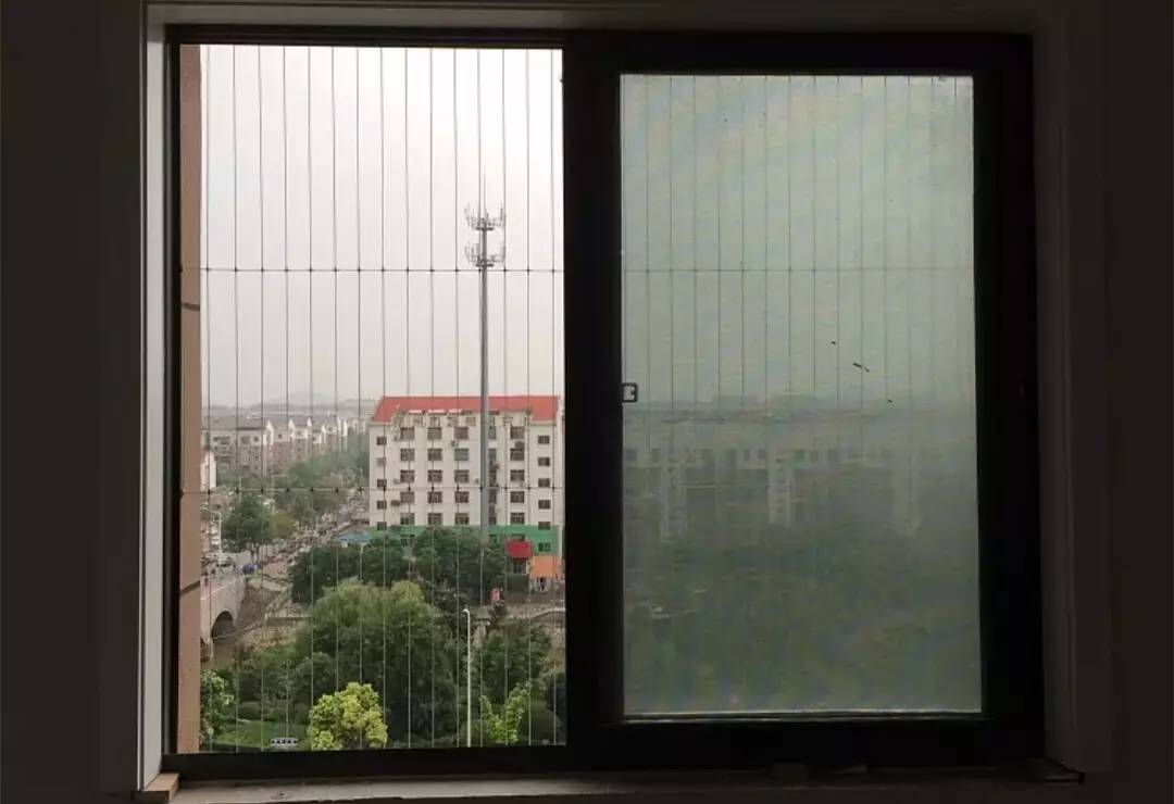安了防护窗怎么装空调呢,别以为装了防护窗就一定安全