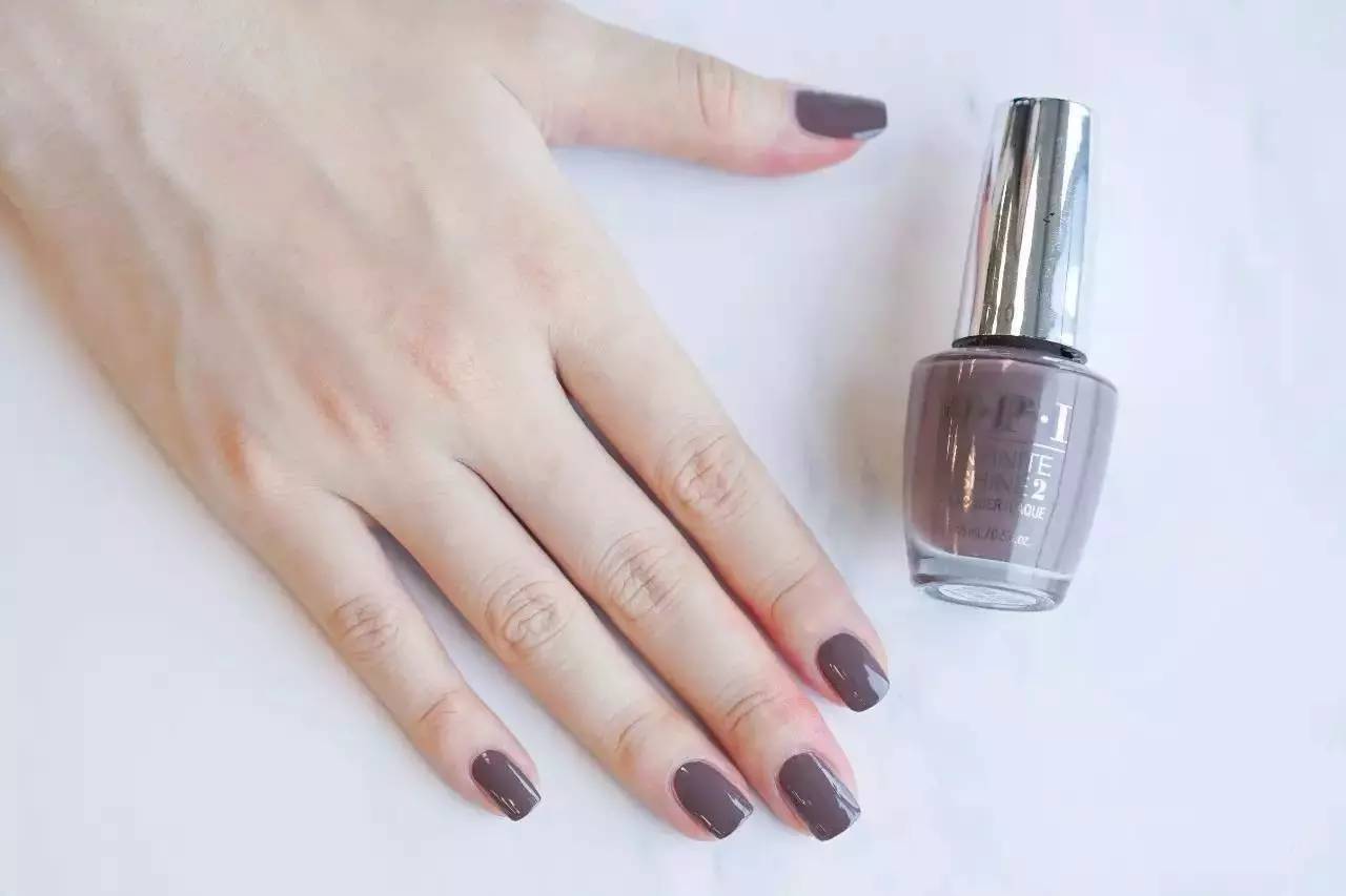 50女性适合的指甲油颜色有哪些,指甲油有哪些色号