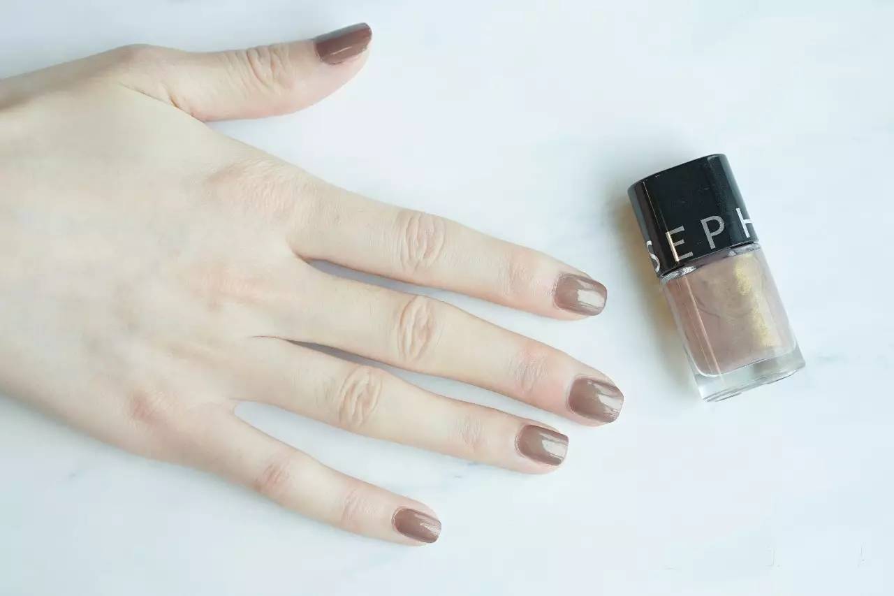 50女性适合的指甲油颜色有哪些,指甲油有哪些色号