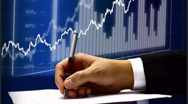 新规落地！对6万亿货币基金出台持仓管理、控制资金投向……机构咋调整策略？散户投资影响多大