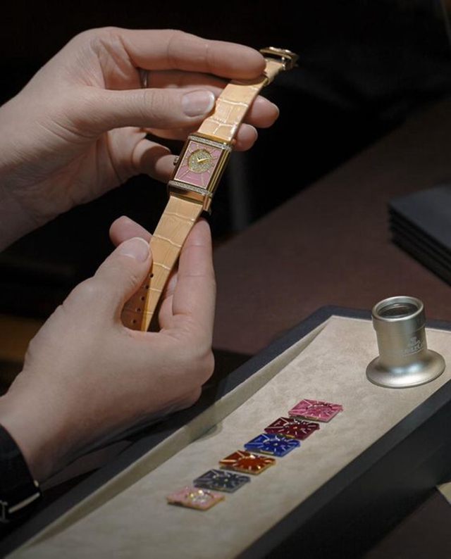 有了特殊定制服务之后再也不用担心跟别人“撞表”了|藏表箱