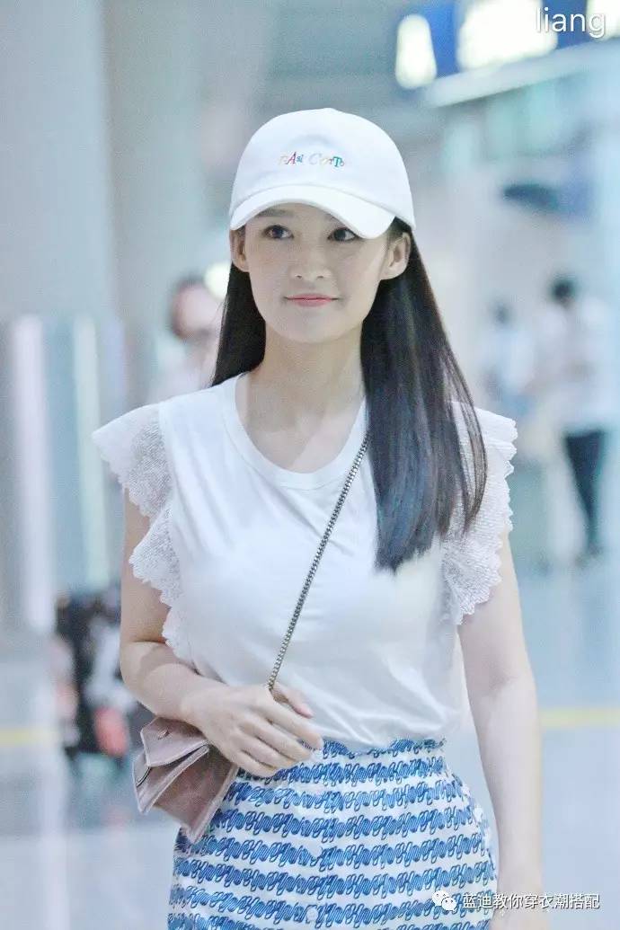 张碧晨礼服怎么搭配,明星活动李沁