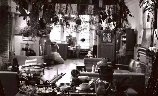 「新奇」怀揣M4卡宾枪和大量美金去底特律收购……新区这家美国工业“博物馆”很有故事