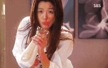 戳进来｜秋天拒做金毛狮王，女明星的保养秘术在这里