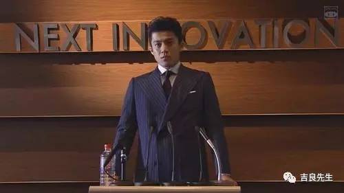 挖鼻孔的男人长相,挖鼻孔的男人