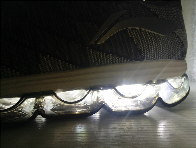 李宁弧型跑鞋,极致软弹跑鞋李宁