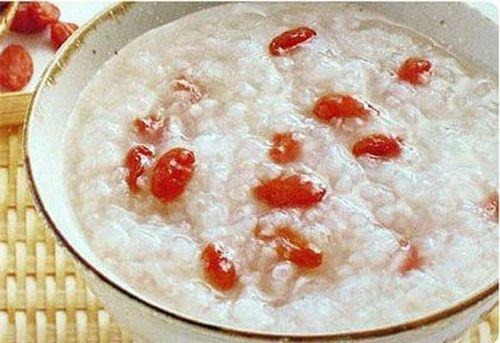 男人肾总是不太好要吃什么,男人肾透支了吃什么东西能补肾