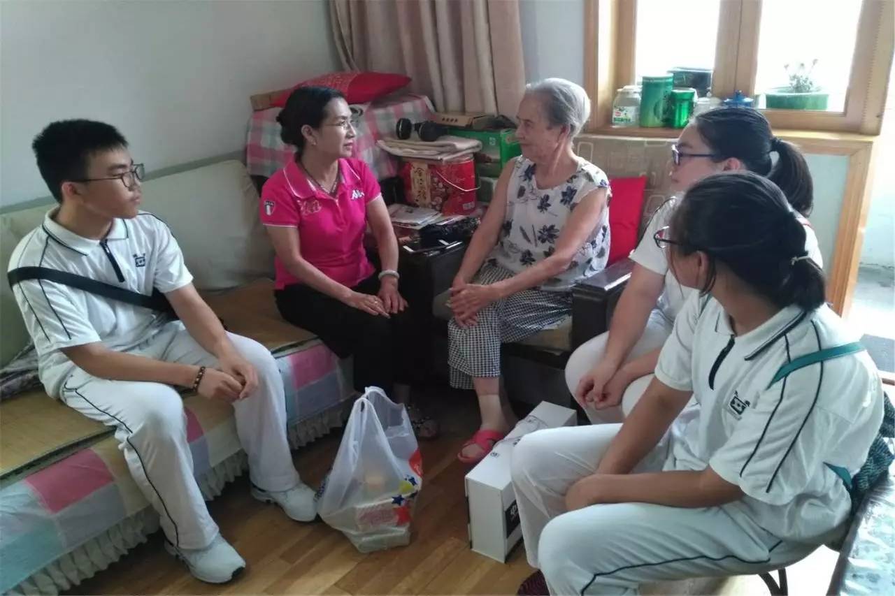 关爱老人为村两委点赞,关爱老人正能量点赞最多