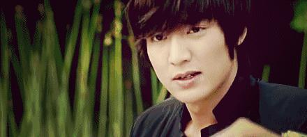 戳进来｜秋天拒做金毛狮王，女明星的保养秘术在这里