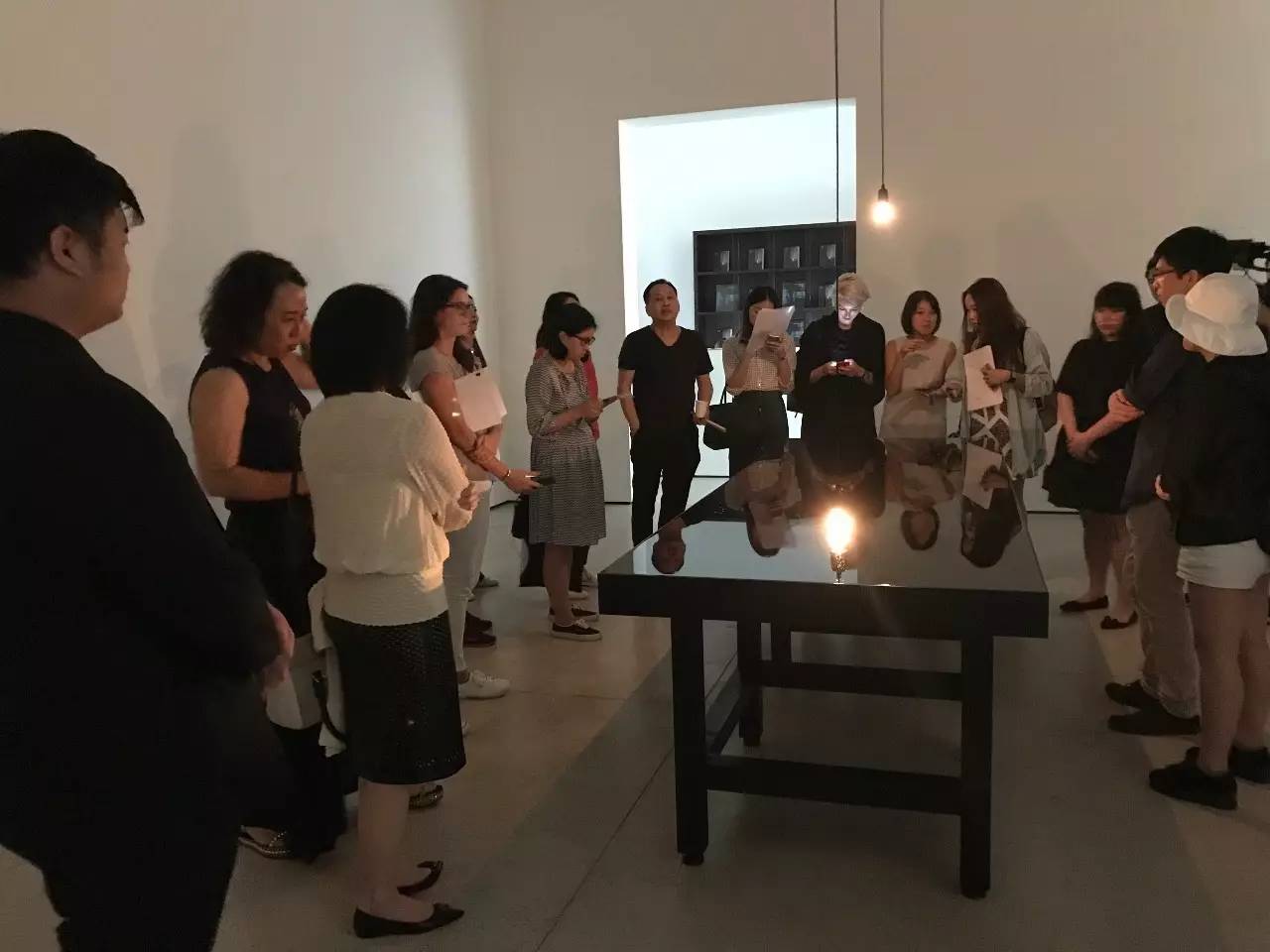 凤凰艺术｜白立方呈现另一个鲜为人知的“王功新”，“轮回”重启