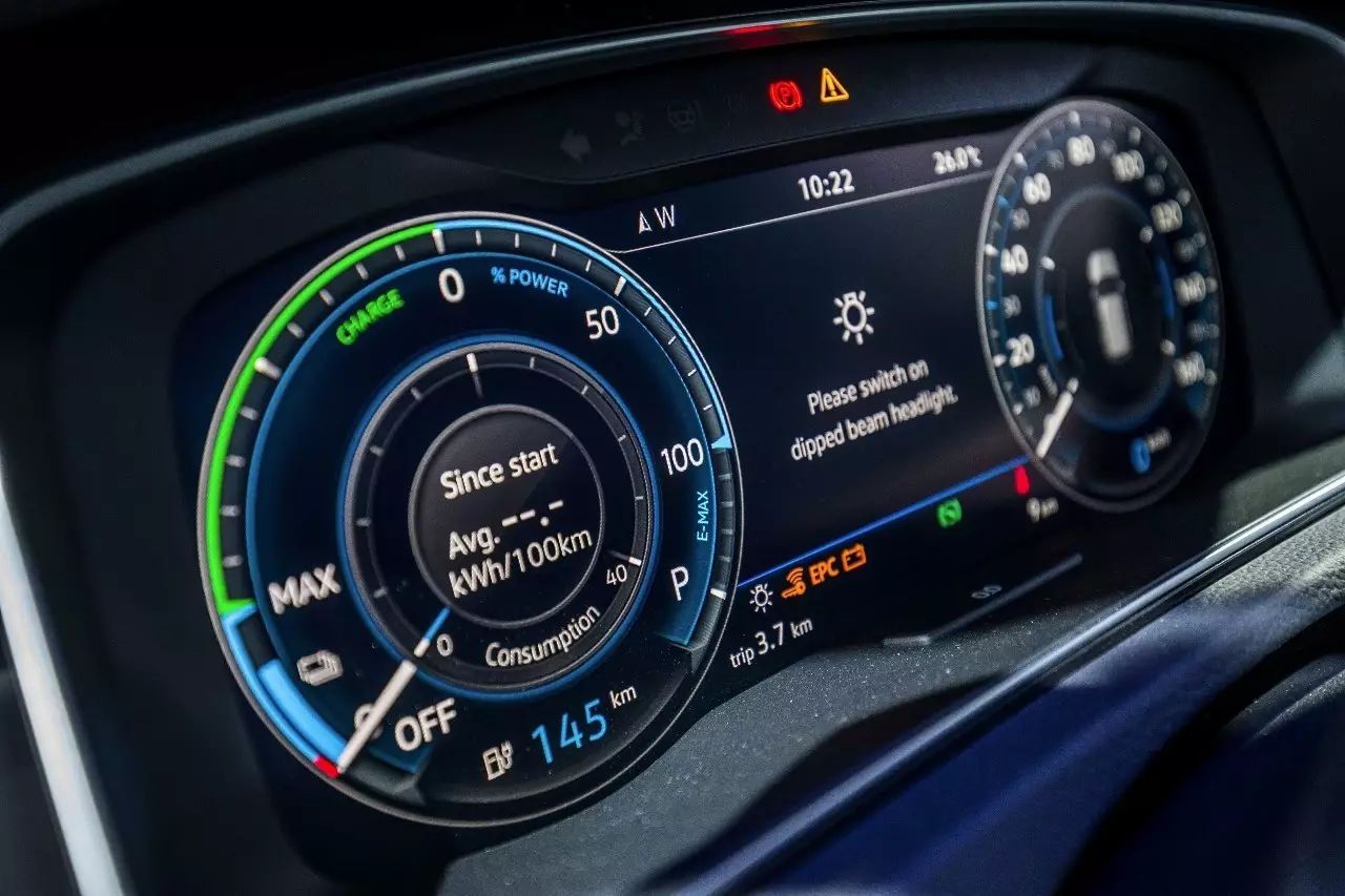 从辉腾到e-Golf，电气化翻新透明工厂