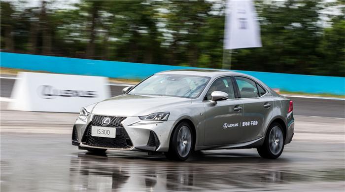 “型与动,不妥协”赛道体验雷克萨斯IS