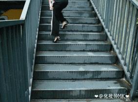 高跟鞋好看但穿着累教你一招,高跟鞋怎样才能不累脚