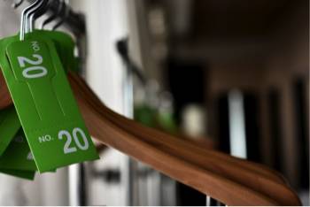 衣架选不好，你的贵衣服都毁了！