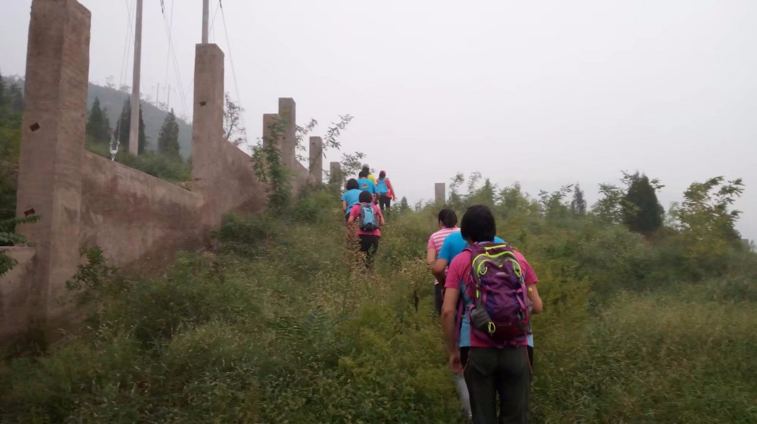 龙泉寺山小环穿——与教师一起爬山庆祝教师节