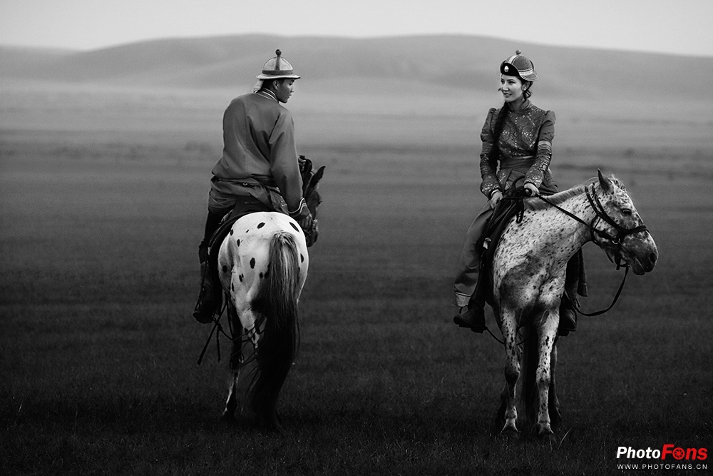 草原奔马拍摄技巧,草原骑马照片怎么拍