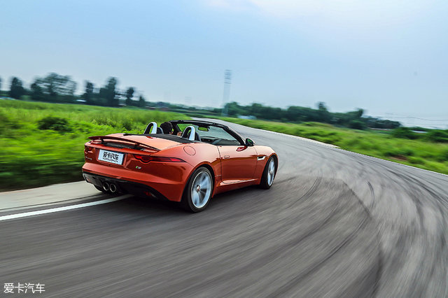 捷豹f-type高速实测,捷豹f-type可以混超跑圈吗