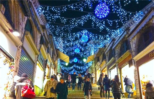 威尼斯:一半浮华,一半叹息|跟着电影去旅行