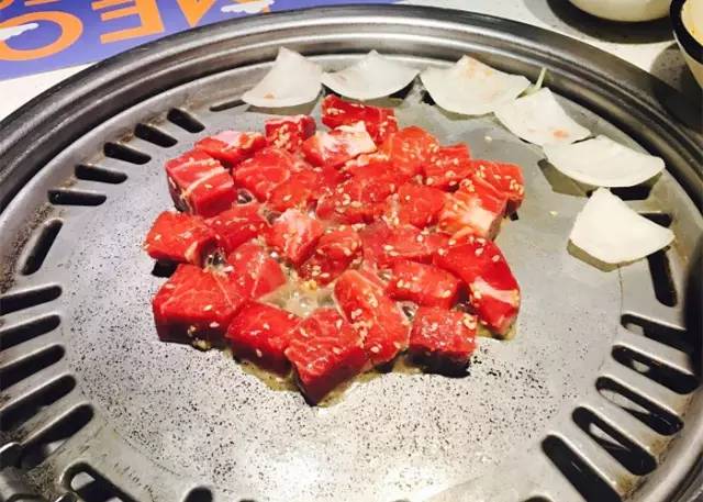 成都好吃的烤肉店推荐,来成都必体验的一家烤肉店