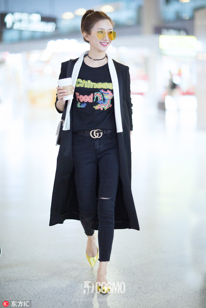 刚买完周冬雨的条纹西服，我又盯上了高圆圆的薄风衣